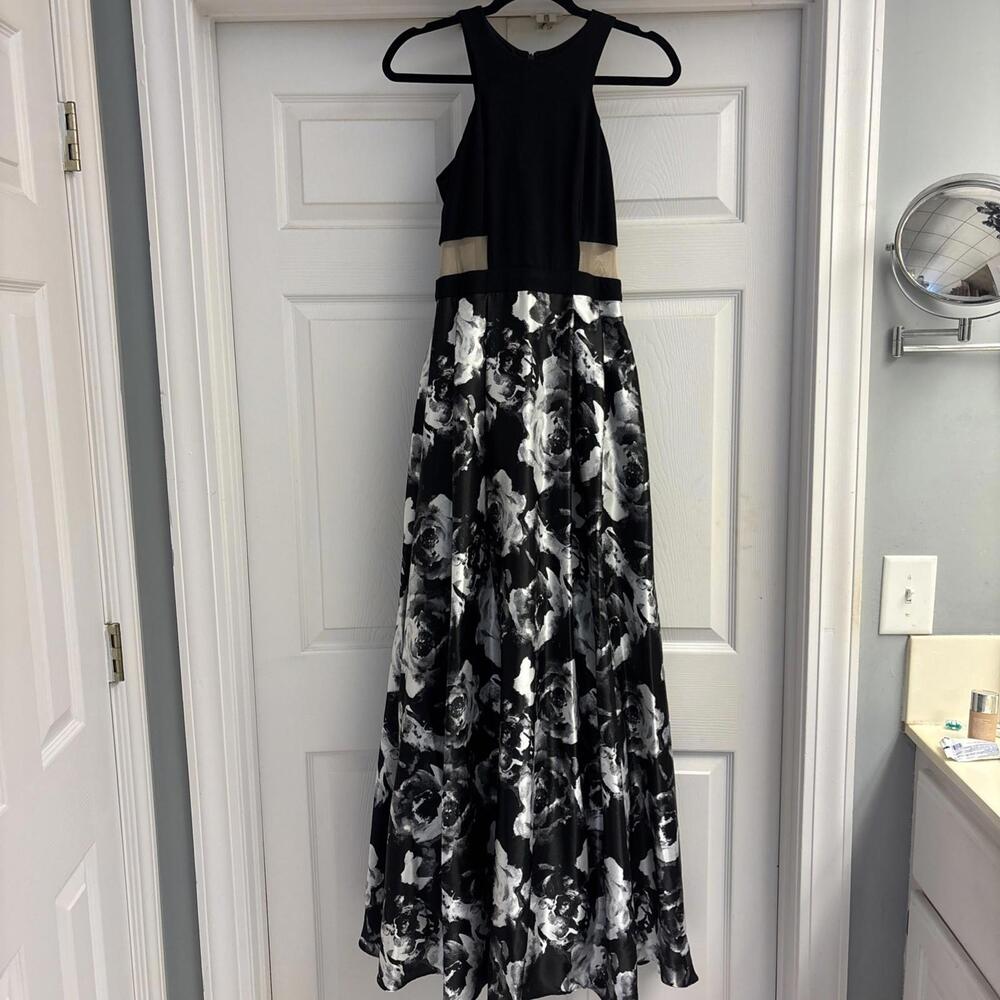 Blondie Nites Floor Length Formal Dress Black White Roses Size 1. Ball Gown NWT